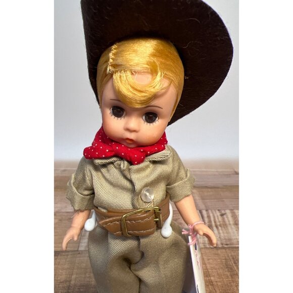 Madame Alexander Miniature Showcase Doll "Australia Boy" In Original Box - Picture 2 of 6